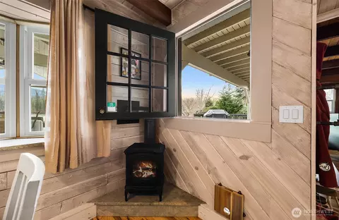 Entry Way - 1122 Dyer Rd, Sultan, WA 98294 photo 1 of 3