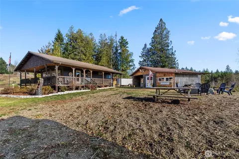 111 Jaybird Ln, Brinnon, WA 98320