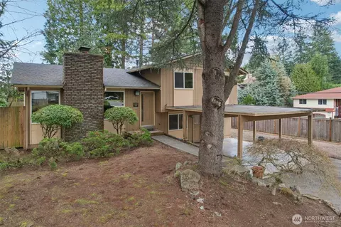 Exterior - 12224 SE 60th Pl, Bellevue, WA 98006 photo 6 of 10