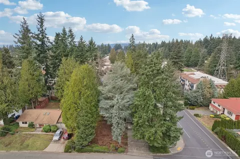View/Area - 12224 SE 60th Pl, Bellevue, WA 98006 photo 1 of 3
