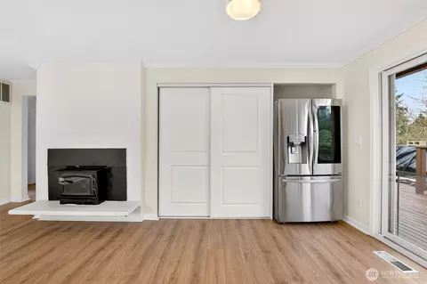 Living - 531 221st St SW, Bothell, WA 98021 photo 3 of 5