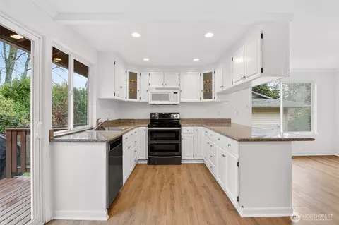Kitchen - 531 221st St SW, Bothell, WA 98021 photo 2 of 4