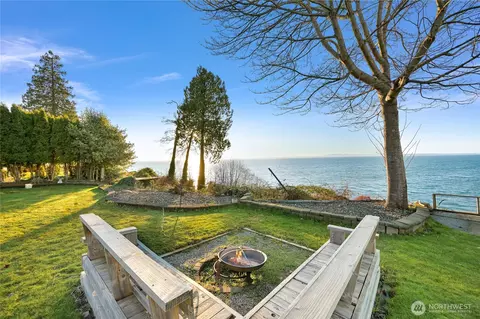 8539 Semiahmoo Dr, Blaine, WA 98230
