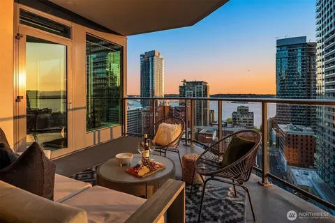 1920 4th Ave #2202, Seattle, WA 98101