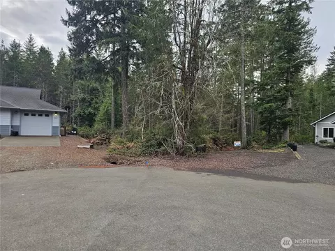 231 E Blackberry Ln, Union, WA 98592