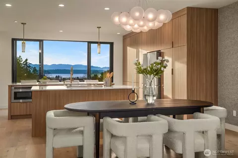 614 5th Ave S #A103, Edmonds, WA 98020