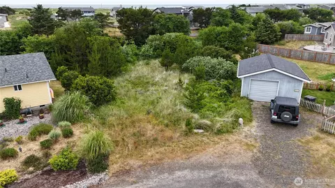 32307 H Pl, Ocean Park, WA 98640