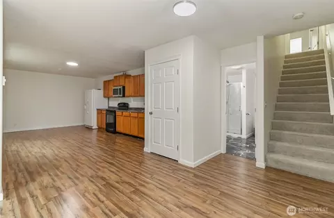 Living - 11629 54th Dr SE, Everett, WA 98208 photo 7 of 8