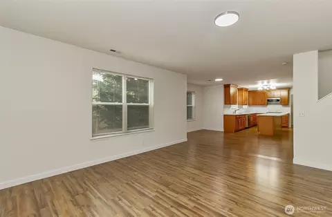 Living - 11629 54th Dr SE, Everett, WA 98208 photo 4 of 8