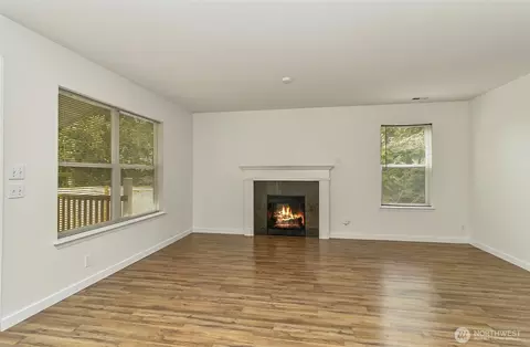 Living - 11629 54th Dr SE, Everett, WA 98208 photo 2 of 8