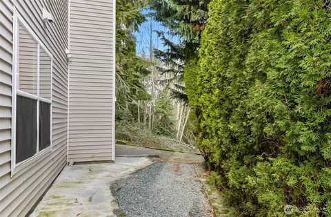 Exterior - 11629 54th Dr SE, Everett, WA 98208 photo 4 of 7