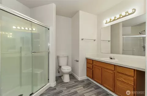 Bath - 11629 54th Dr SE, Everett, WA 98208 photo 3 of 6