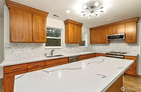 Kitchen - 11629 54th Dr SE, Everett, WA 98208 photo 3 of 4