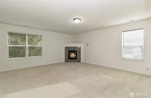 Living - 11629 54th Dr SE, Everett, WA 98208 photo 6 of 8