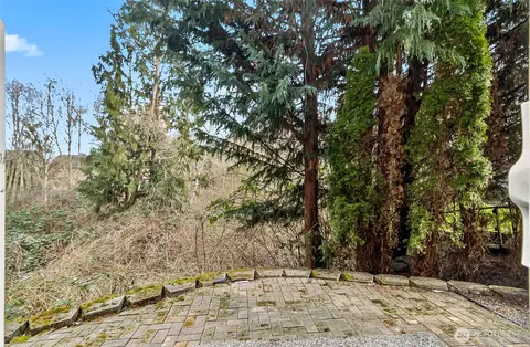 Exterior - 11629 54th Dr SE, Everett, WA 98208 photo 5 of 7