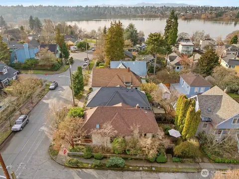 2310 N 65th St, Seattle, WA 98103