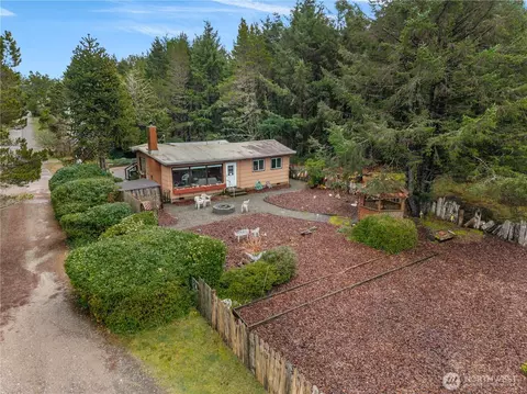 1206 184th Pl, Long Beach, WA 98631