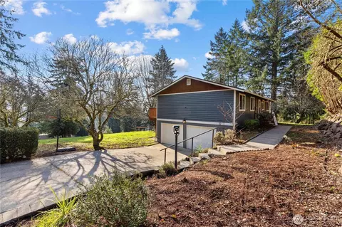 32 Madrona Pl, Dupont, WA 98327