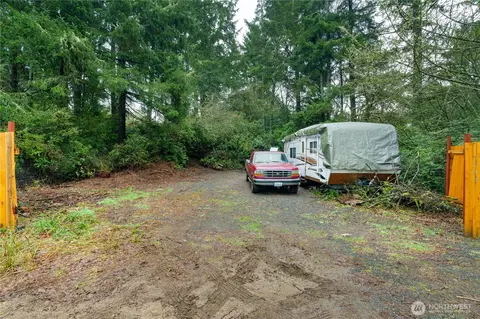 1543 Dicks Ln, Westport, WA 98595