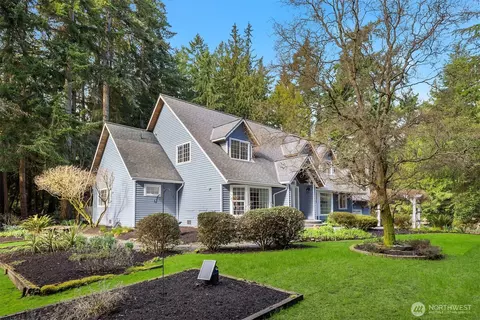 14440 Sunrise Dr NE, Bainbridge Island, WA 98110