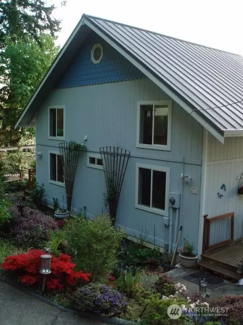 271 E Shoreline Ln, Shelton, WA 98584