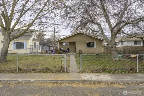 247 NW D St, Ephrata, WA 98823