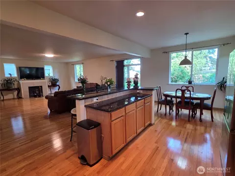 912 Gina Ct SE, Olympia, WA 98513