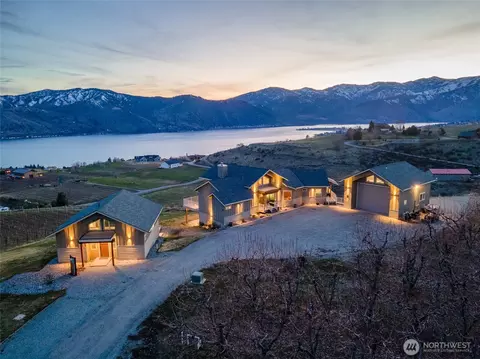 449 Lakayuse Rd, Manson, WA 98831