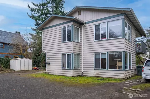 2628 West St, Bellingham, WA 98225
