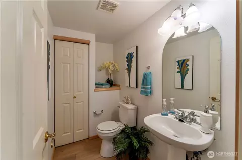 Bath - 18809 20th Dr SE, Bothell, WA 98012 photo 3 of 4