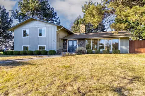 377 SE Highland Park Dr, College Place, WA 99324