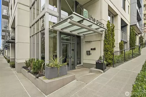 76 Cedar St #807, Seattle, WA 98121