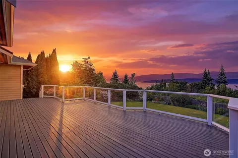 366 Samanthia Ln, Camano Island, WA 98282