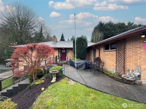 845 S 230th St, Des Moines, WA 98198