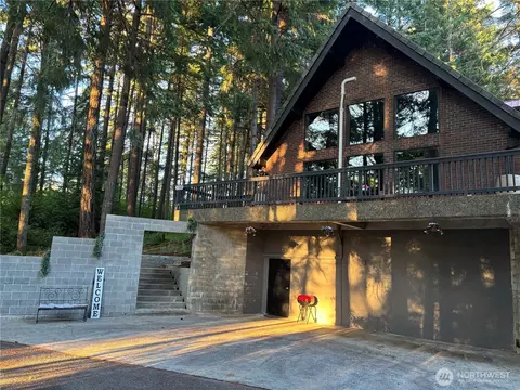 2103 46th Ave NE, Olympia, WA 98506