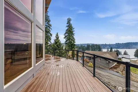 101 Lighthouse Ln, Mossyrock, WA 98564