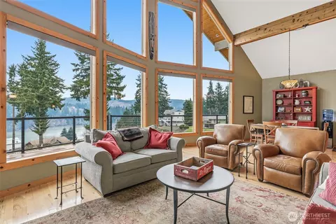 101 Lighthouse Ln, Mossyrock, WA 98564
