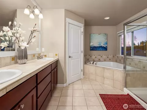 Bath - 4021 220th St SE, Bothell, WA 98021 photo 2 of 3