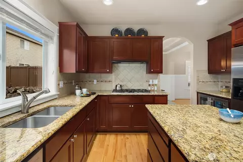 Kitchen - 4021 220th St SE, Bothell, WA 98021 photo 4 of 8