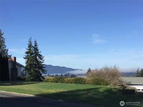 1 Nhn Saint Marys Pl, Anacortes, WA 98922