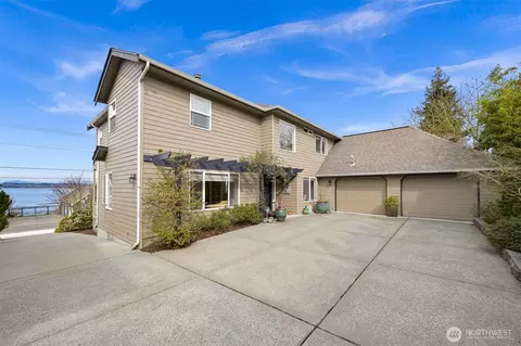 6934 Holeman Ave, Blaine, WA 98230