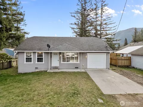 224 7th St, Gold Bar, WA 98251