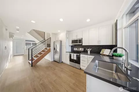 1055 S Cloverdale St, Seattle, WA 98108