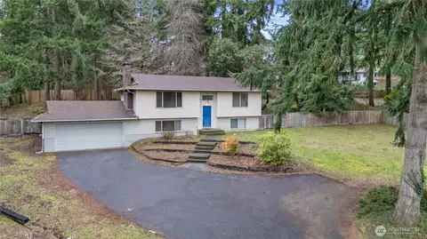 28 Madrona Pl, Dupont, WA 98327