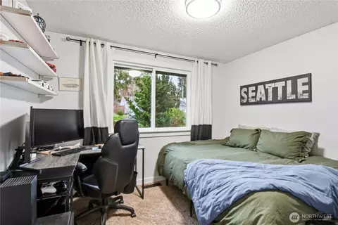 Bedroom - 422 216th St SW, Bothell, WA 98021 photo 4 of 4