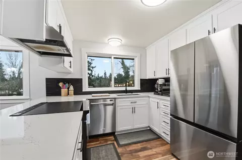 Kitchen - 422 216th St SW, Bothell, WA 98021 photo 1 of 2