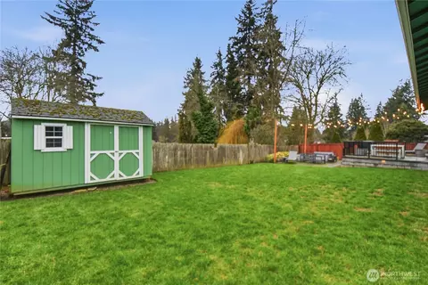 Exterior - 422 216th St SW, Bothell, WA 98021 photo 4 of 4