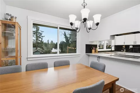 Dining - 422 216th St SW, Bothell, WA 98021 photo 2 of 3