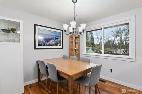 Dining - 422 216th St SW, Bothell, WA 98021 photo 1 of 3