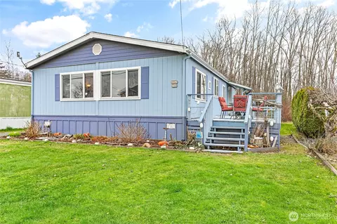 7460 Sunset Dr, Blaine, WA 98230